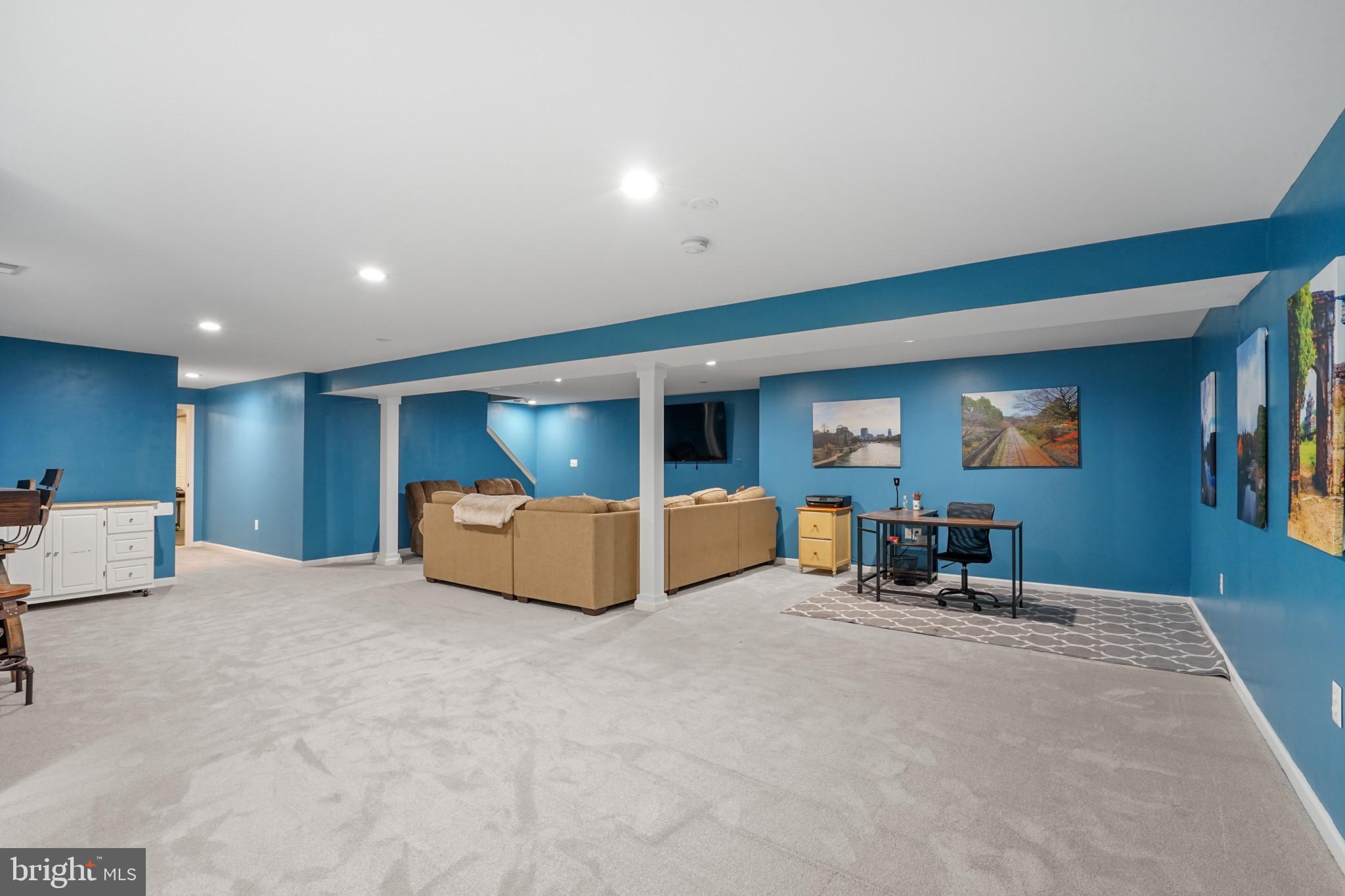 DAVIS FORD - Residential