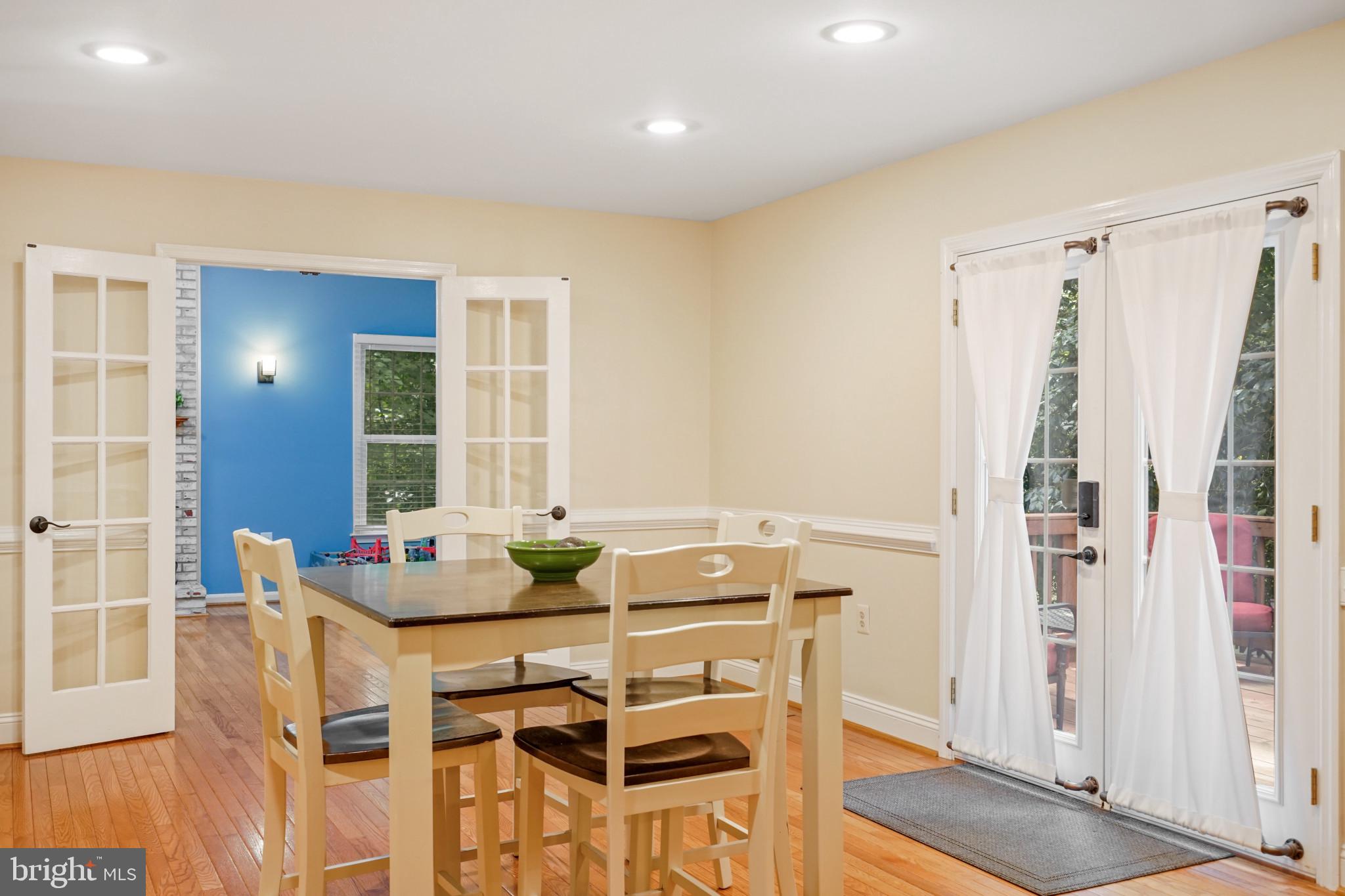 DAVIS FORD - Residential