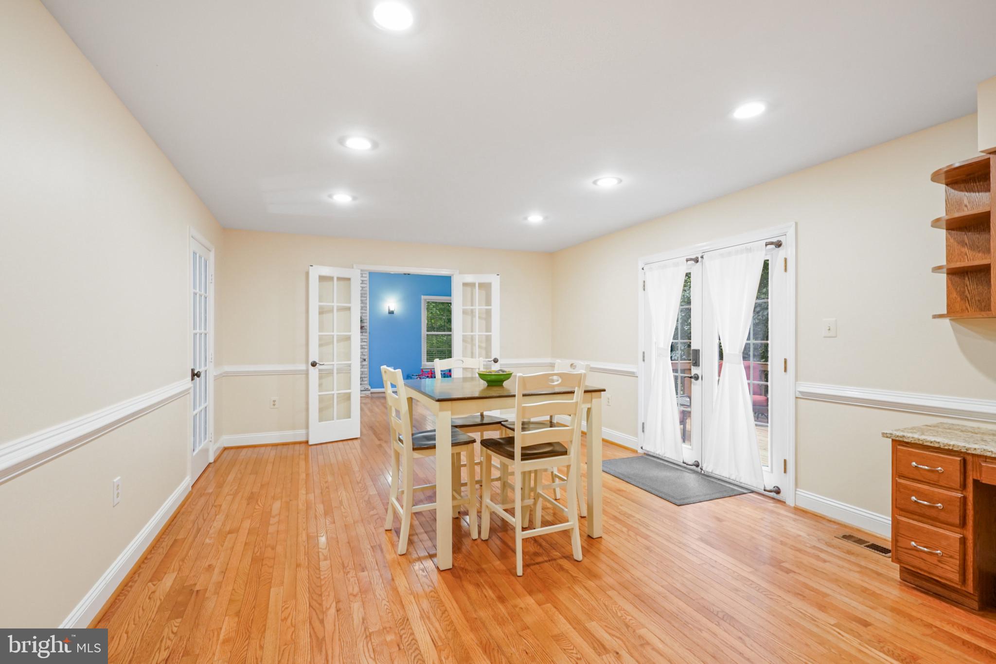 DAVIS FORD - Residential