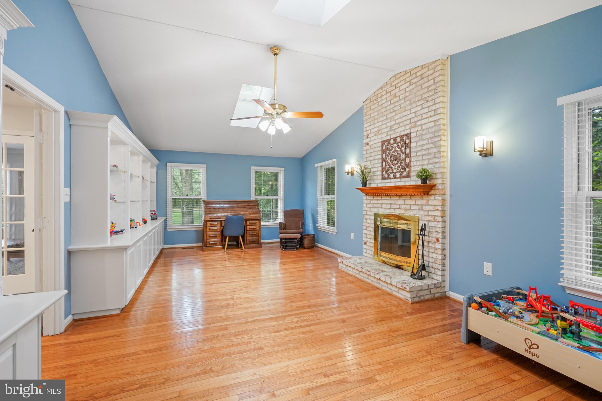 DAVIS FORD - Residential