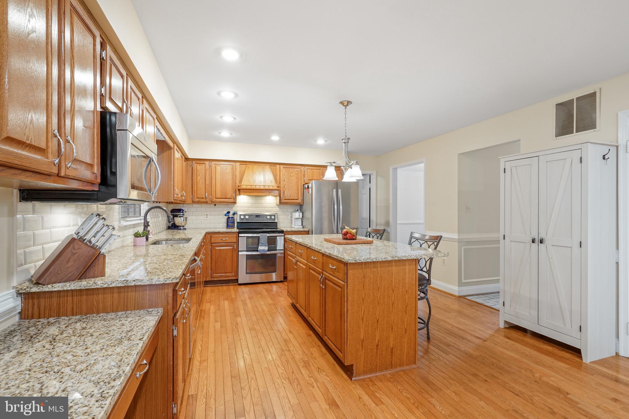 DAVIS FORD - Residential