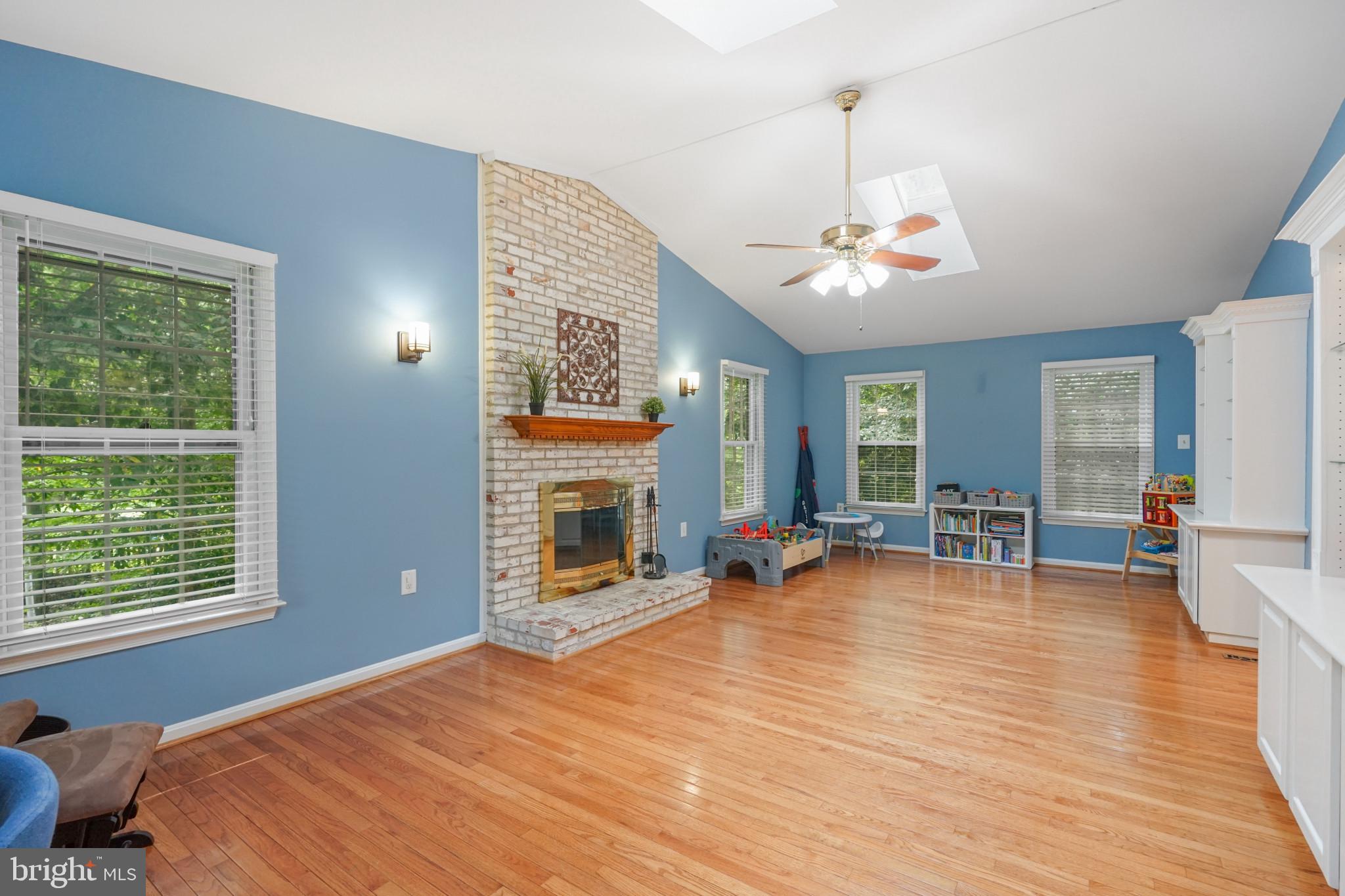 DAVIS FORD - Residential