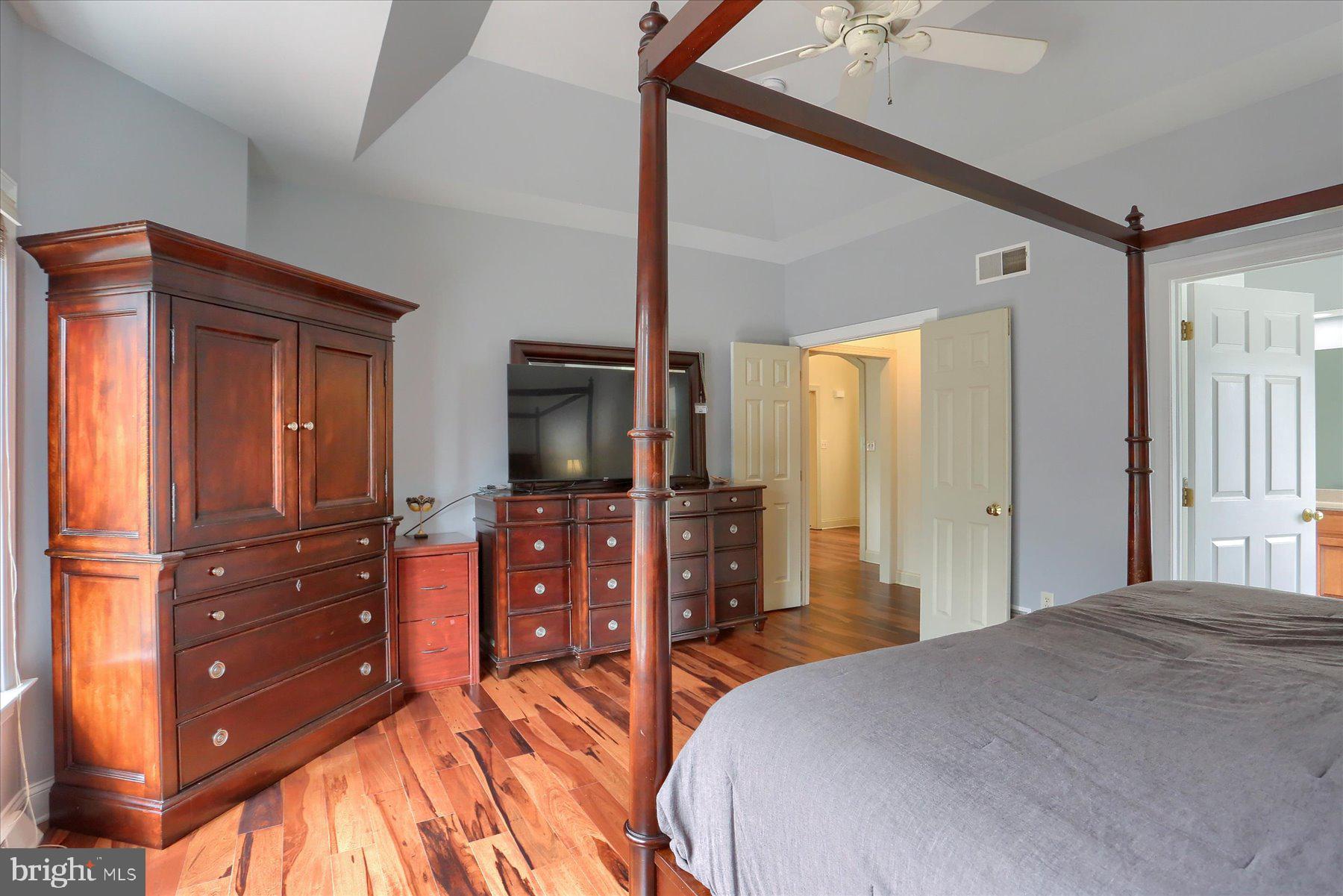 LANDIS CROSSING - Residential