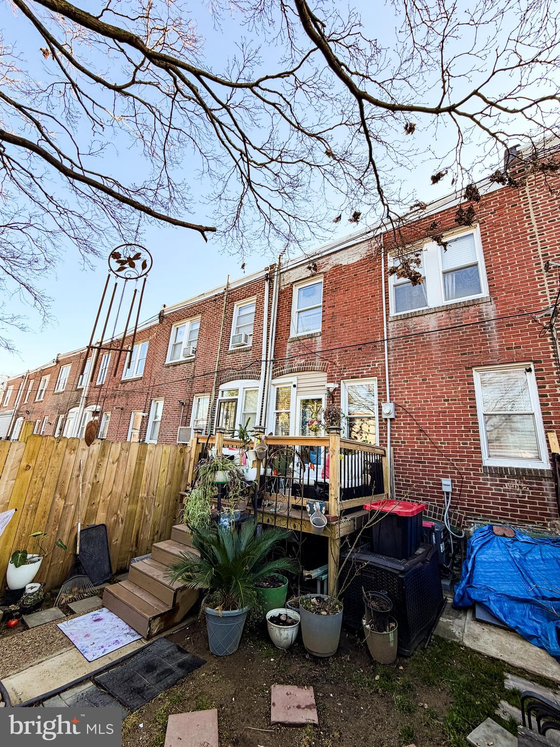 LAWNDALE - Residential