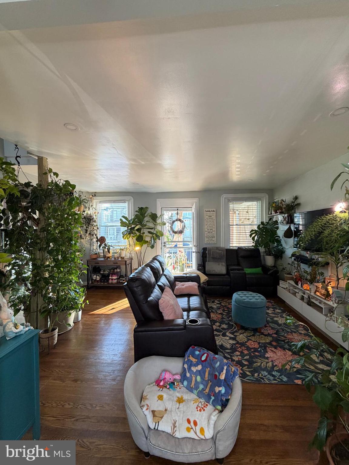 LAWNDALE - Residential