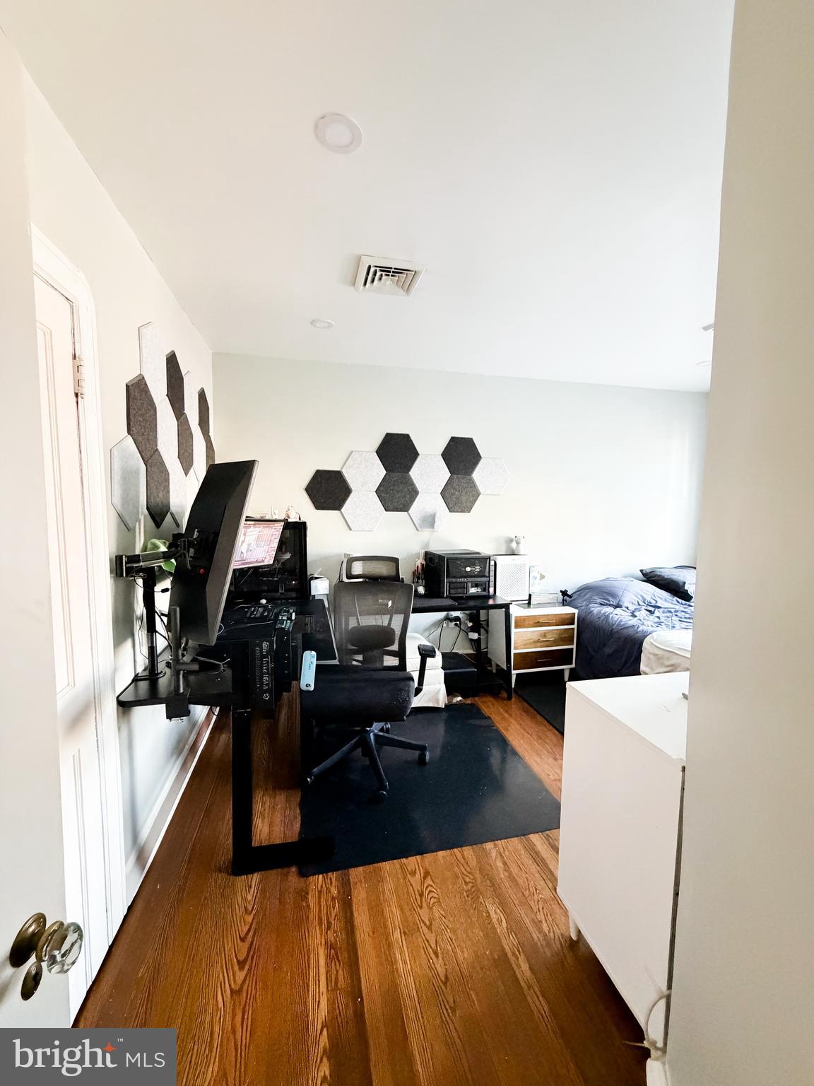 LAWNDALE - Residential