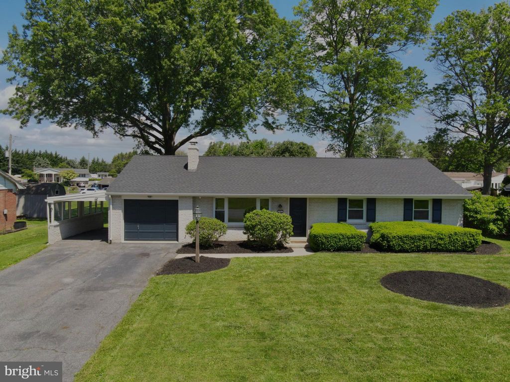 Photo of 52 Sunset Avenue, MANHEIM, PA 17545 (MLS # PALA2070034)