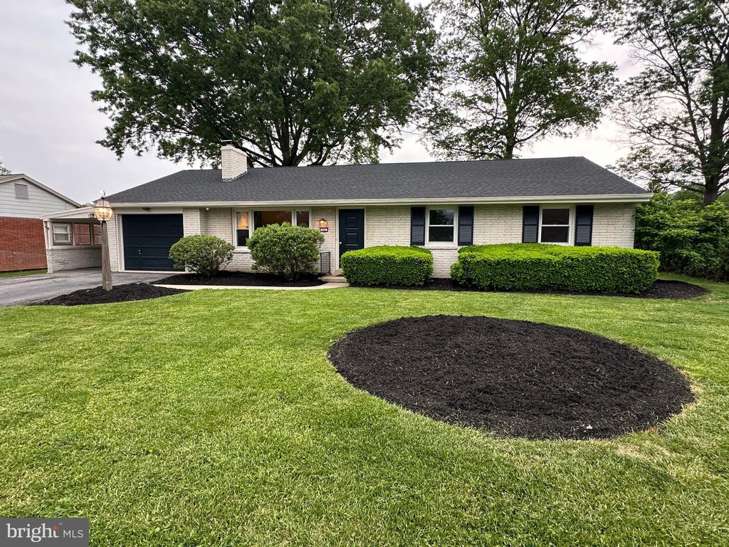 Photo of 52 Sunset Avenue, MANHEIM, PA 17545 (MLS # PALA2070034)