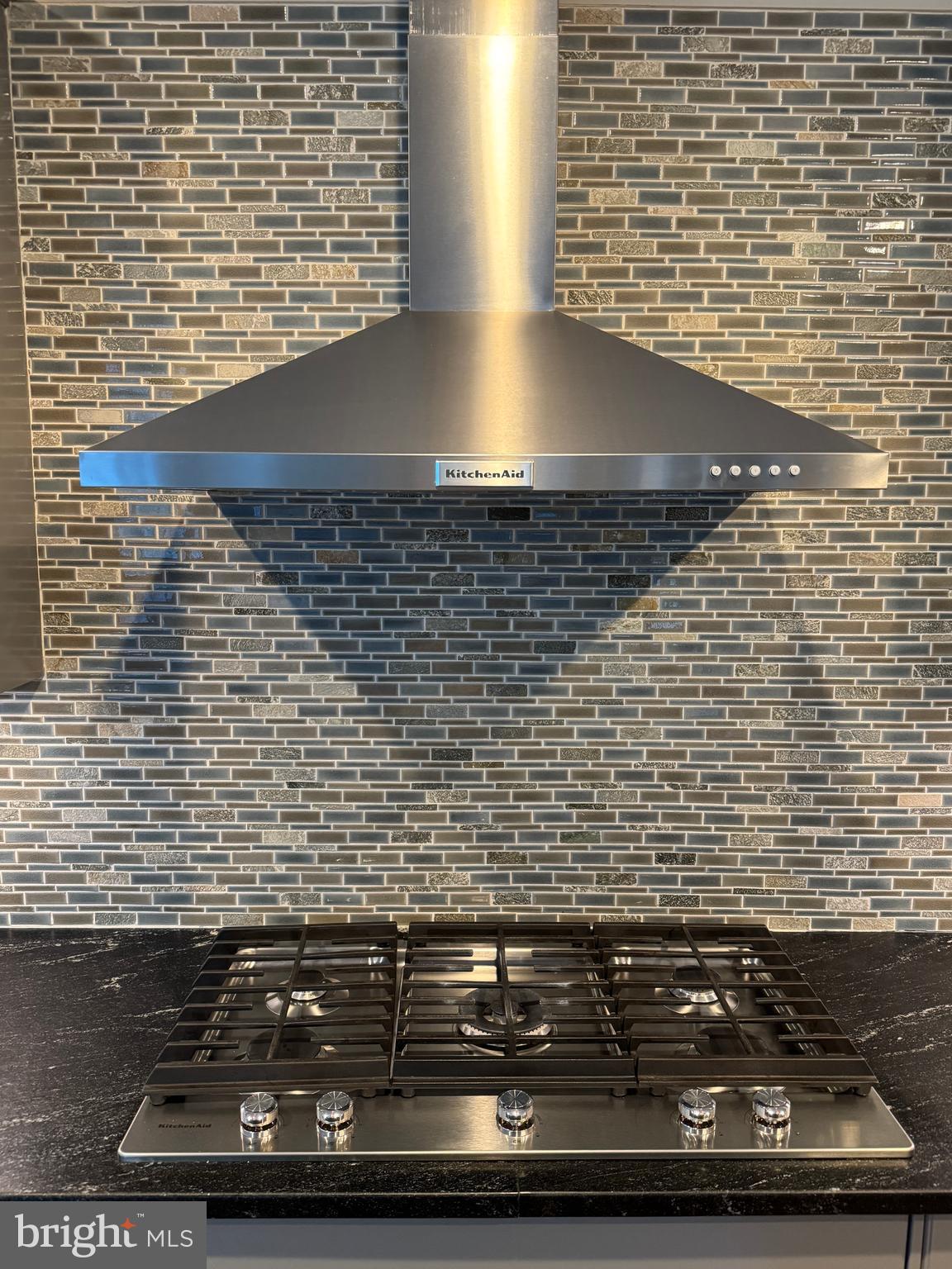 HOLMES RUN HEIGHTS - Residential Lease