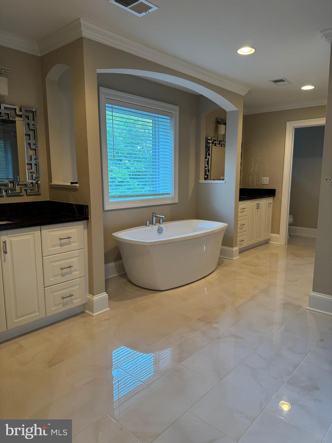 HOLMES RUN HEIGHTS - Residential Lease