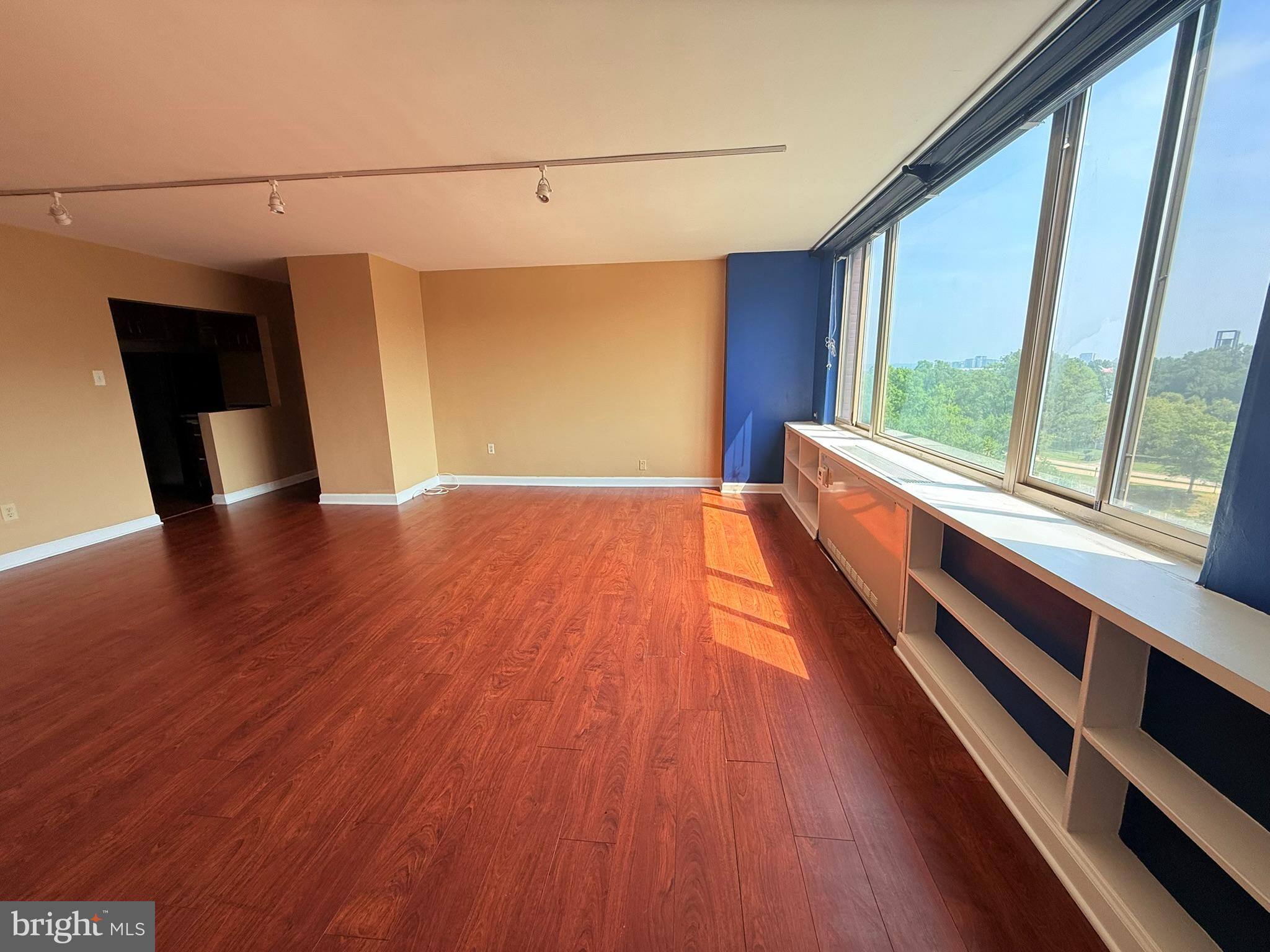 1111 ARLINGTON BOULEVARD 907