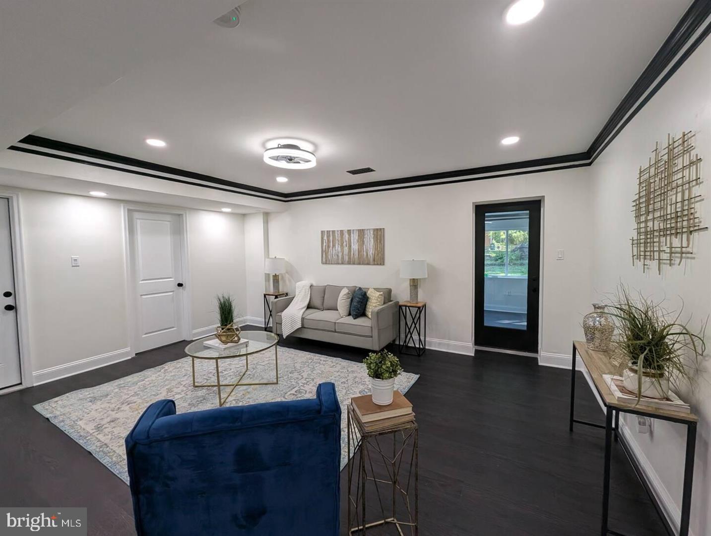 STRATFORD LANDING - Residential Lease