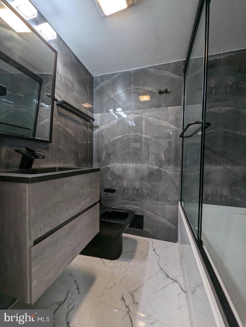 STRATFORD LANDING - Residential Lease