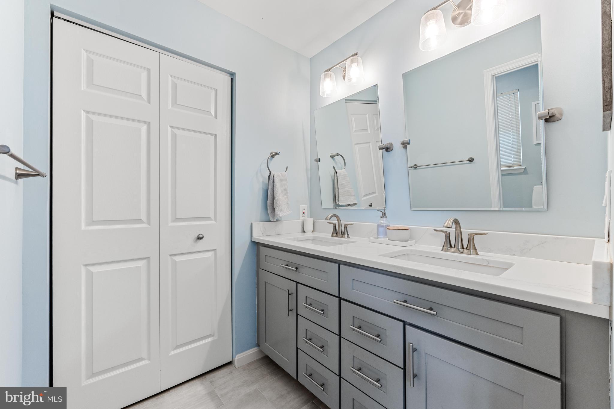 HUNT MEADOW - Residential