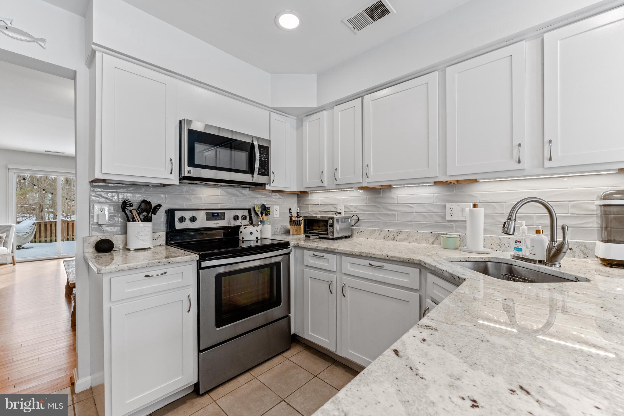 HUNT MEADOW - Residential