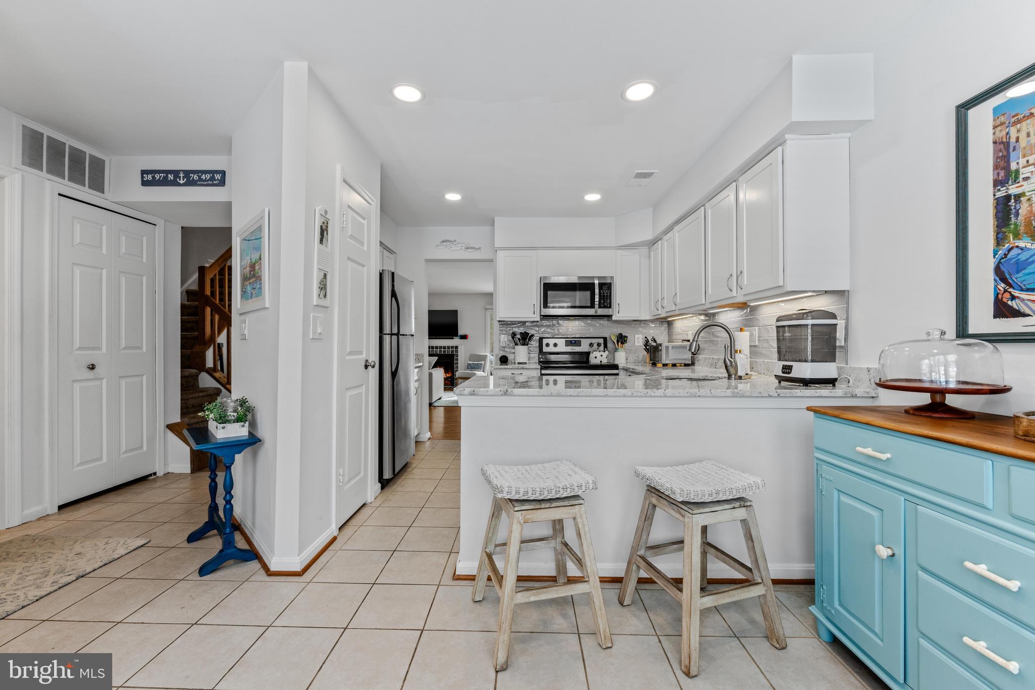 HUNT MEADOW - Residential