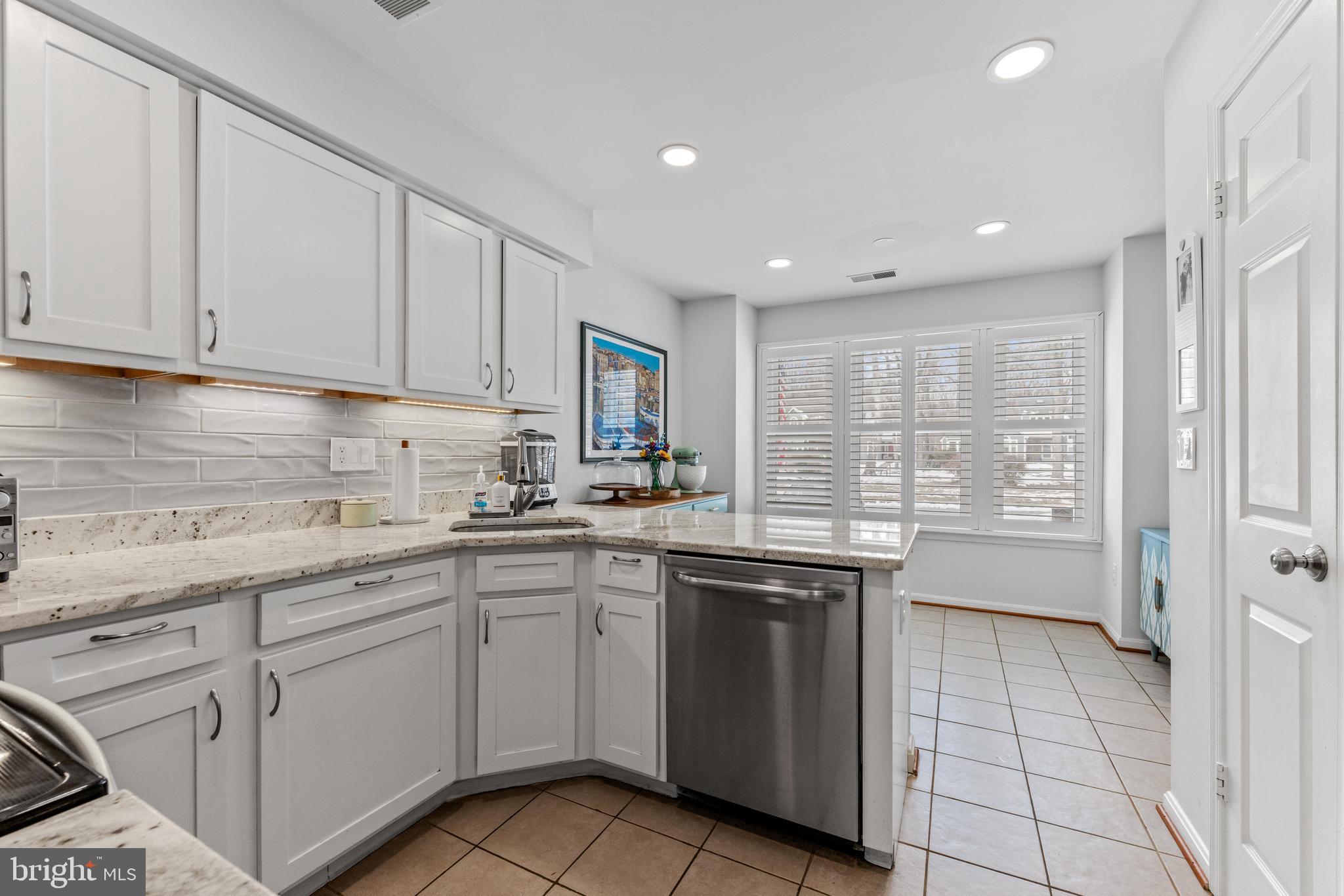 HUNT MEADOW - Residential