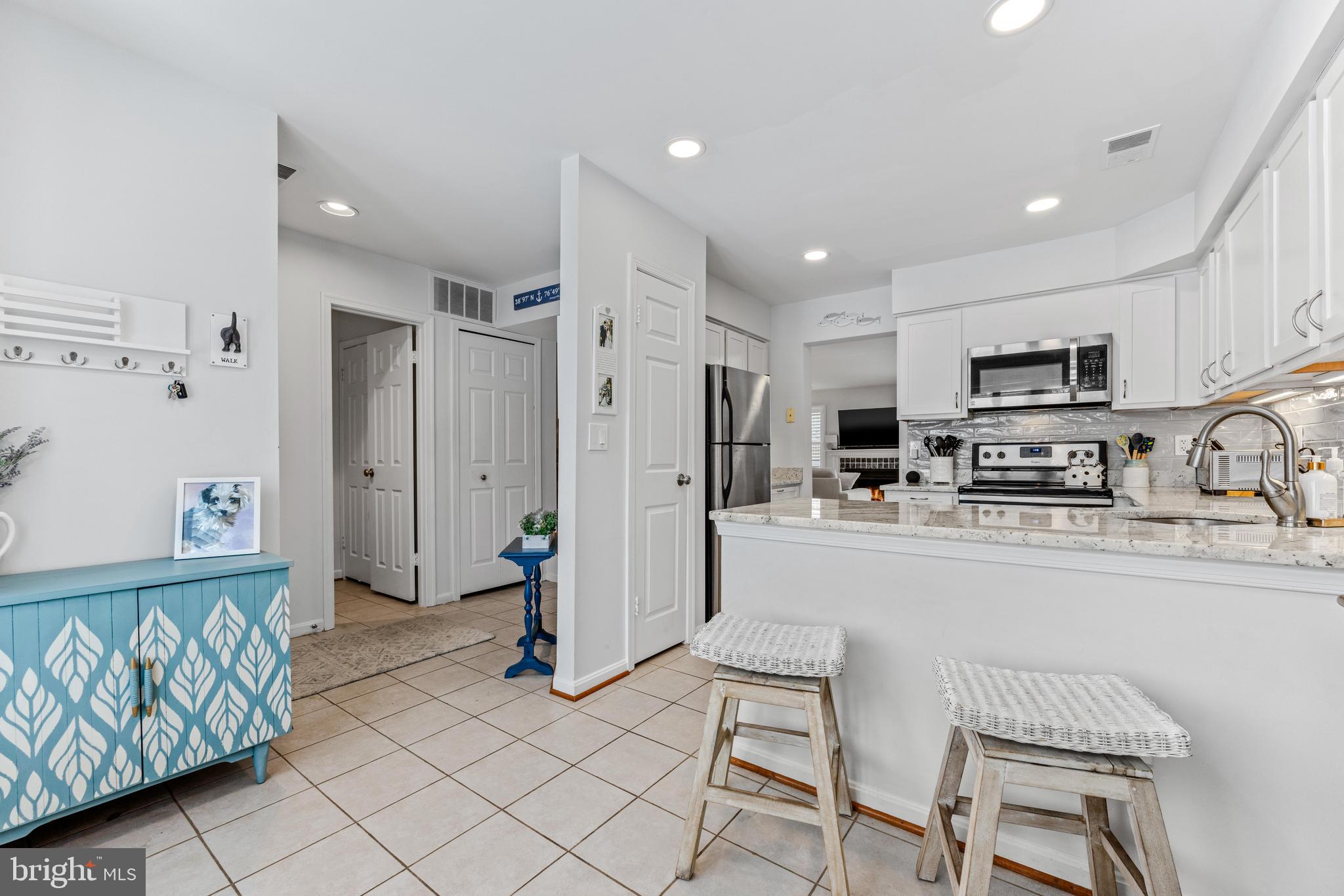 HUNT MEADOW - Residential