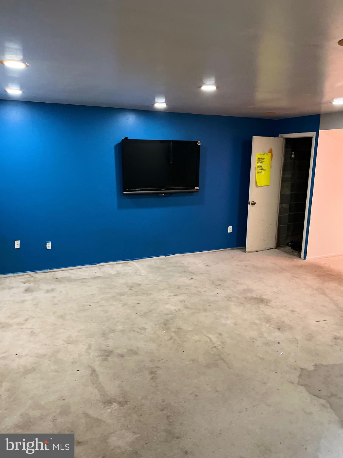 VILLAGE OF LONG REACH - Residential