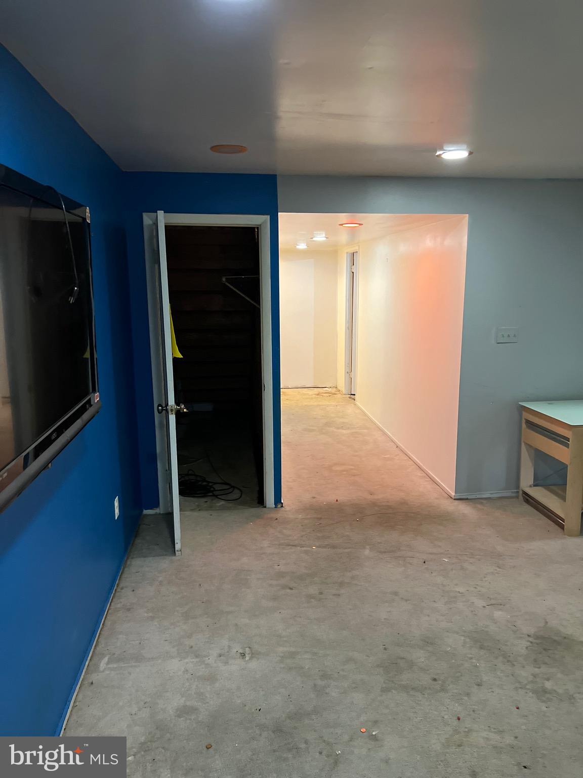 VILLAGE OF LONG REACH - Residential