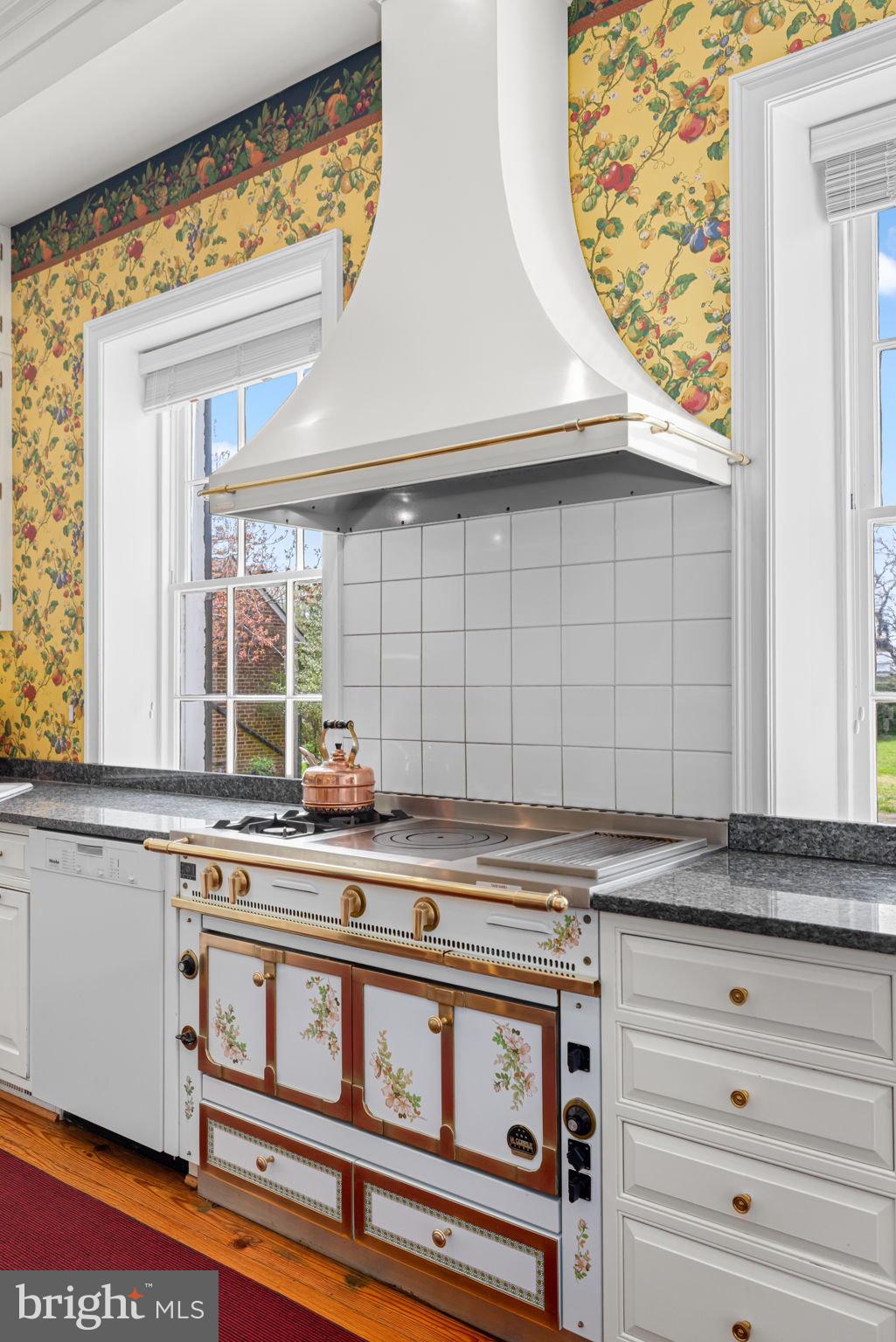 ALEXANDRIA - Residential