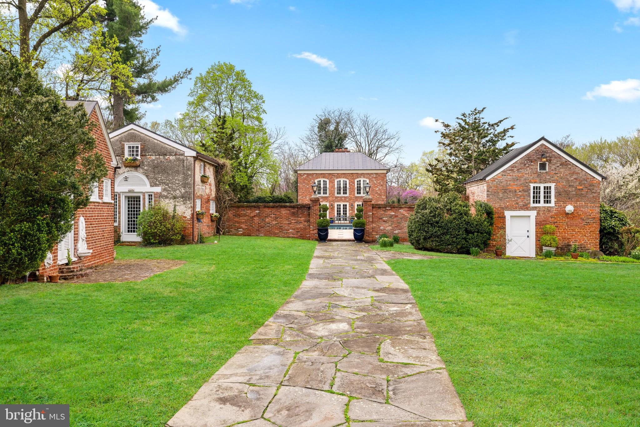 ALEXANDRIA - Residential