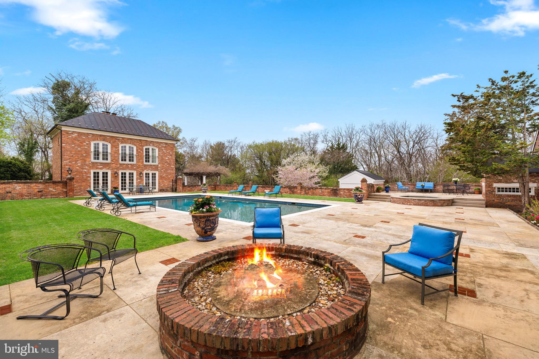 ALEXANDRIA - Residential