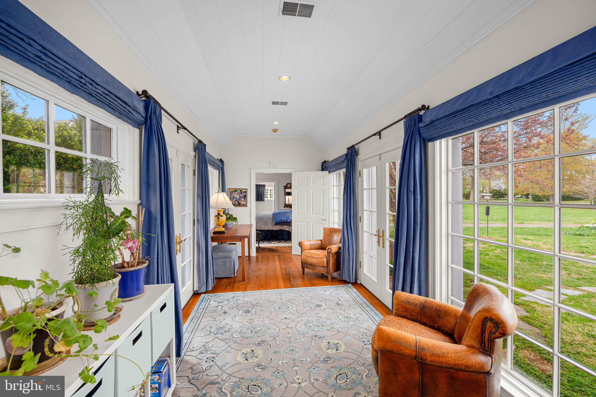 ALEXANDRIA - Residential