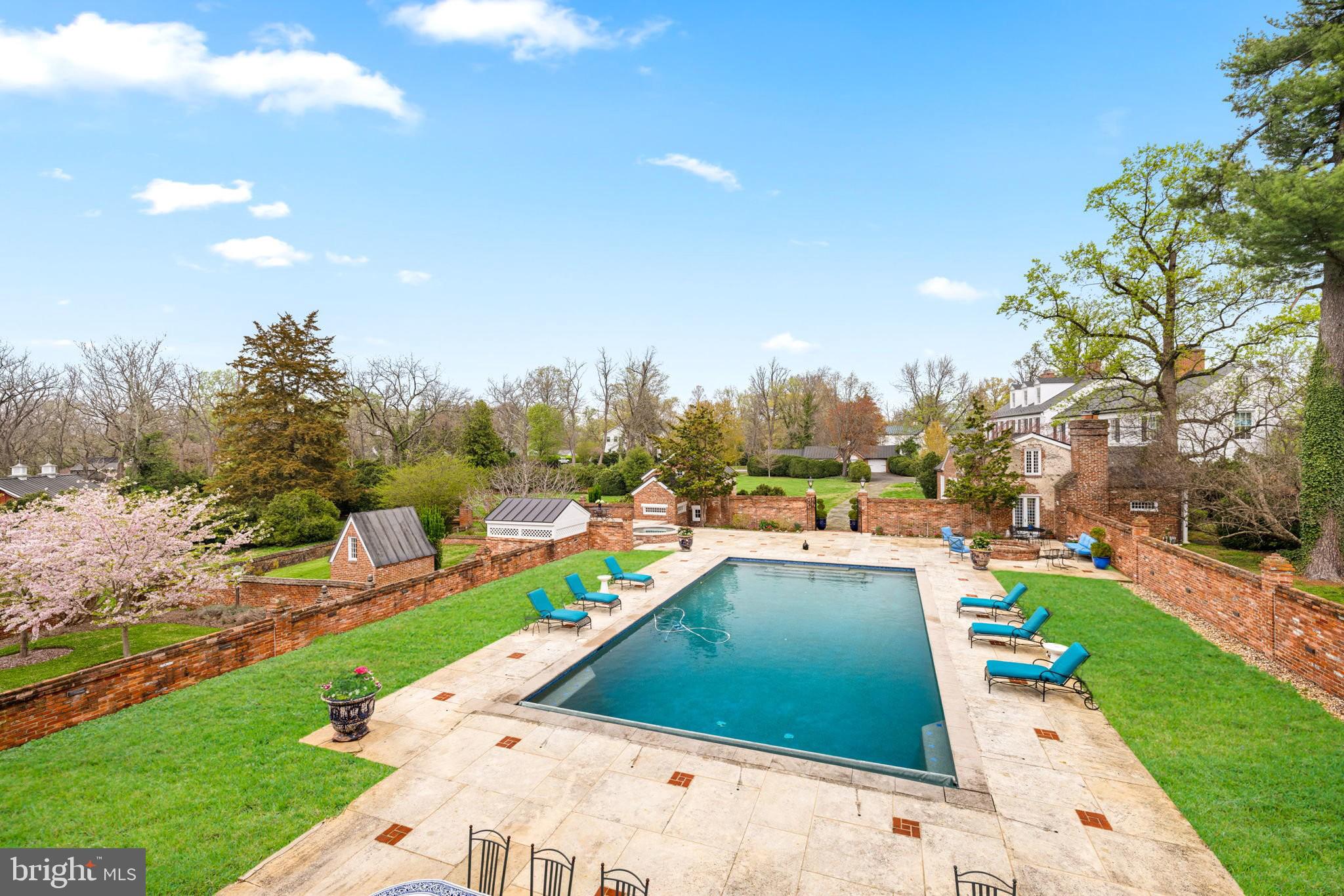 ALEXANDRIA - Residential