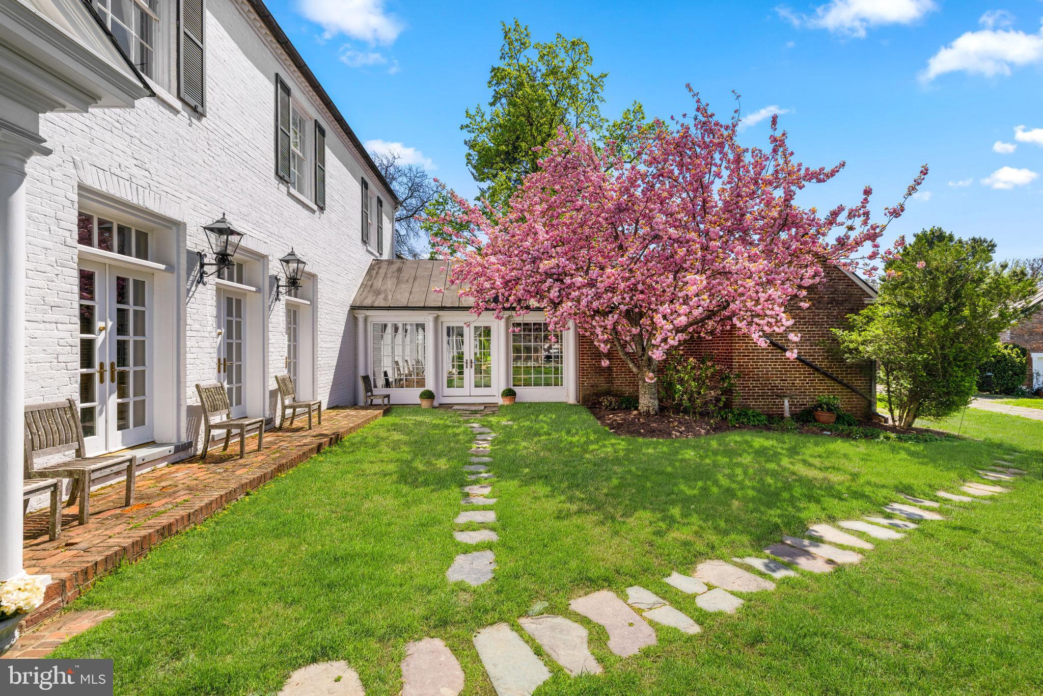 ALEXANDRIA - Residential