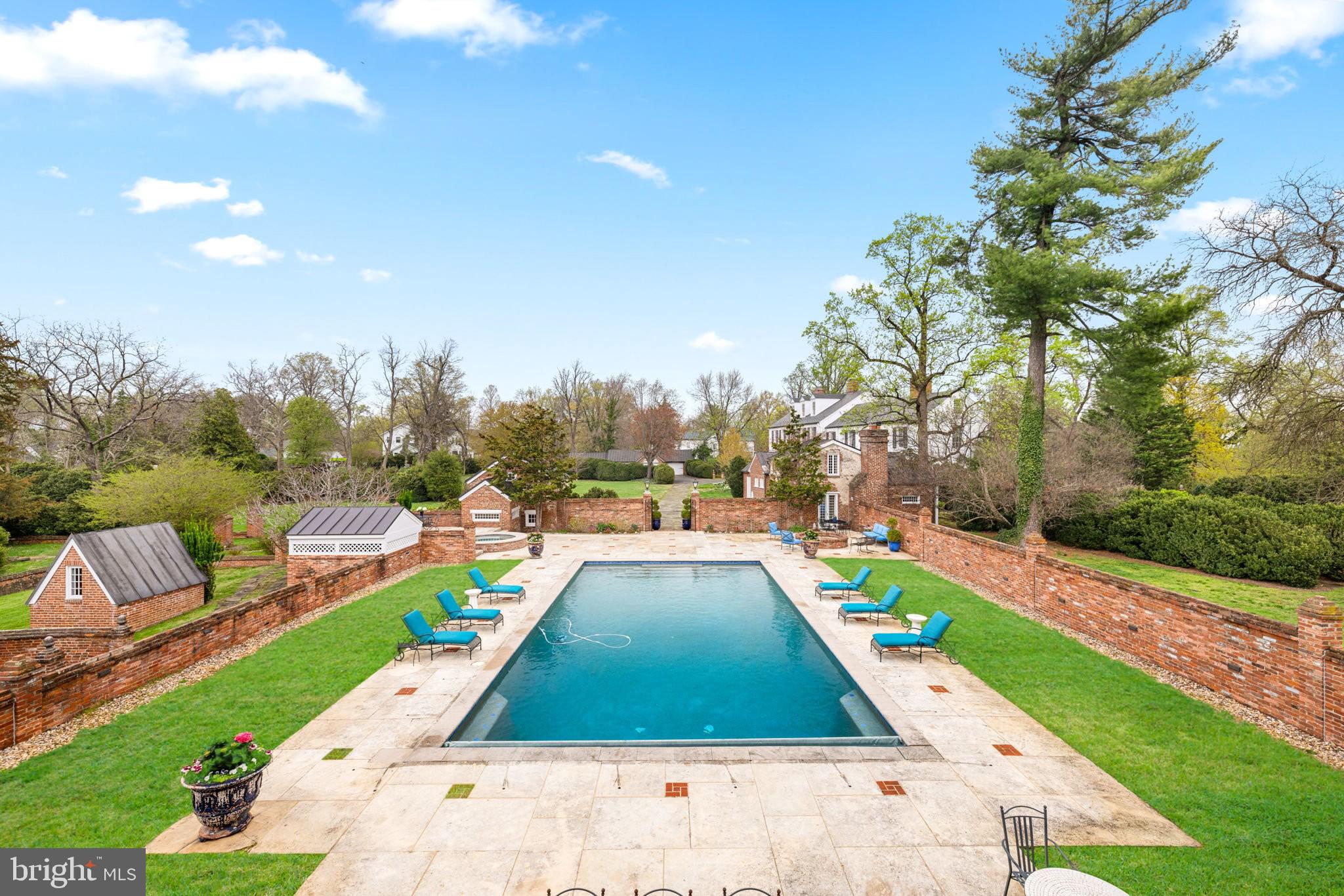 ALEXANDRIA - Residential