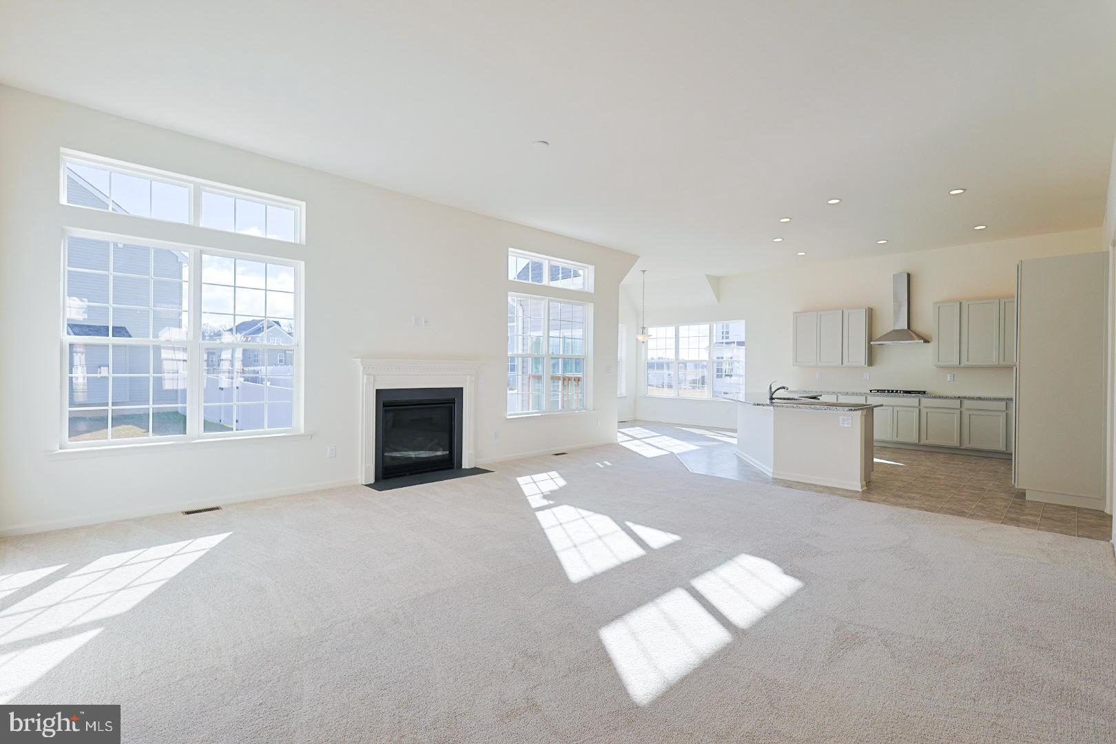 910 WEATHERSTONE LANE