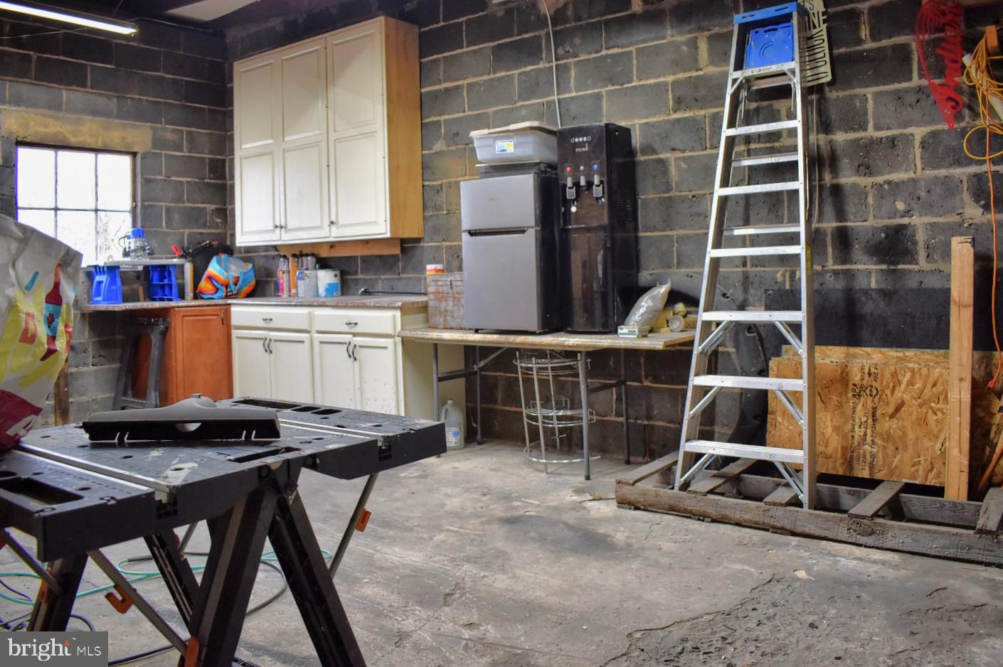 212 CHESTNUT STREET E