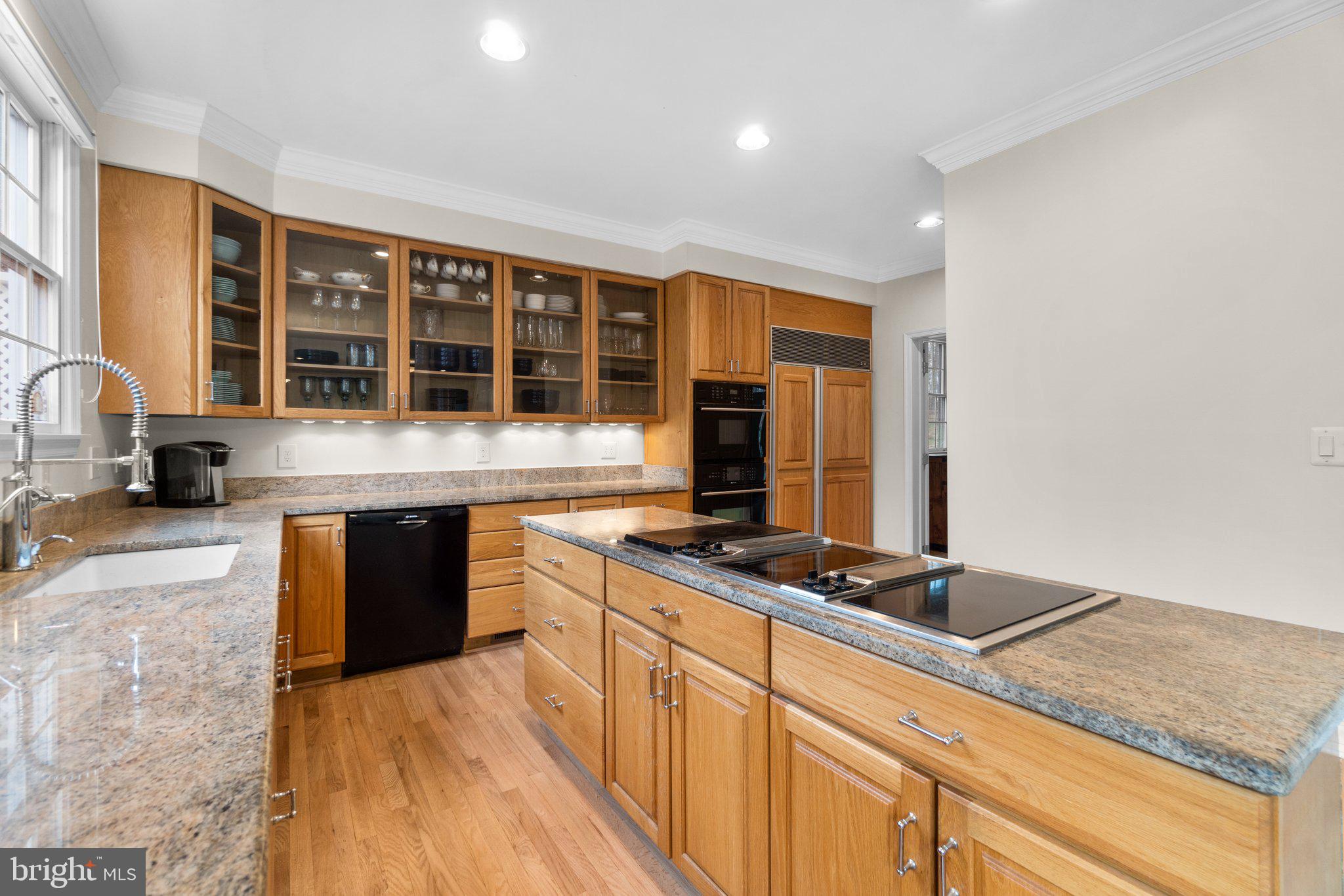 MEADOWOOD - Residential