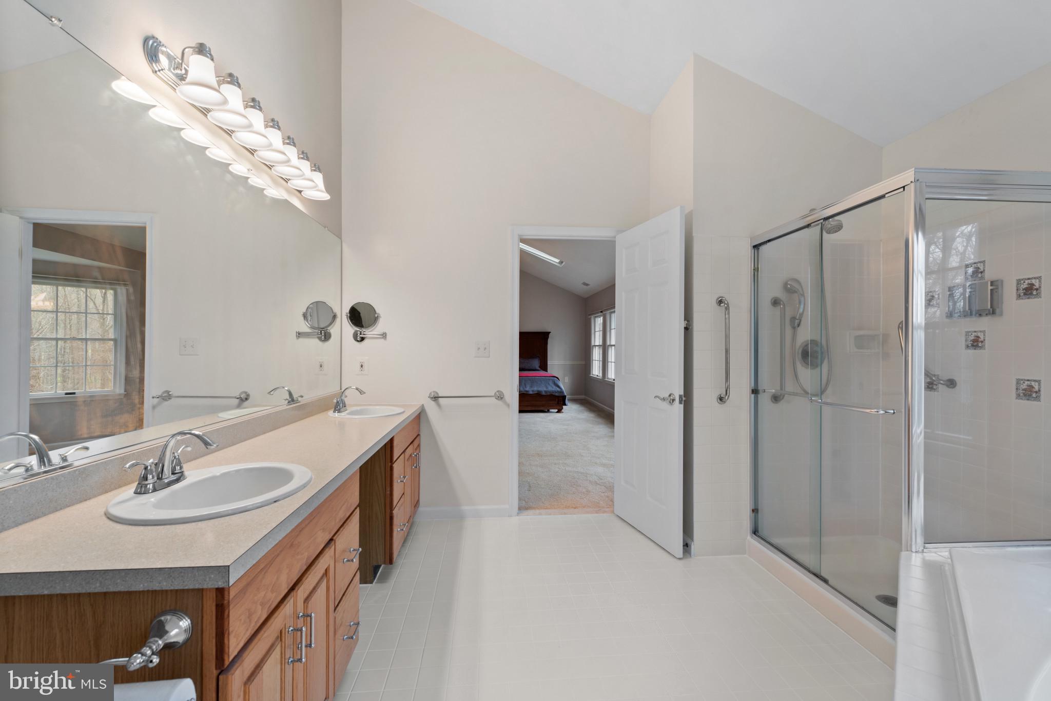 MEADOWOOD - Residential