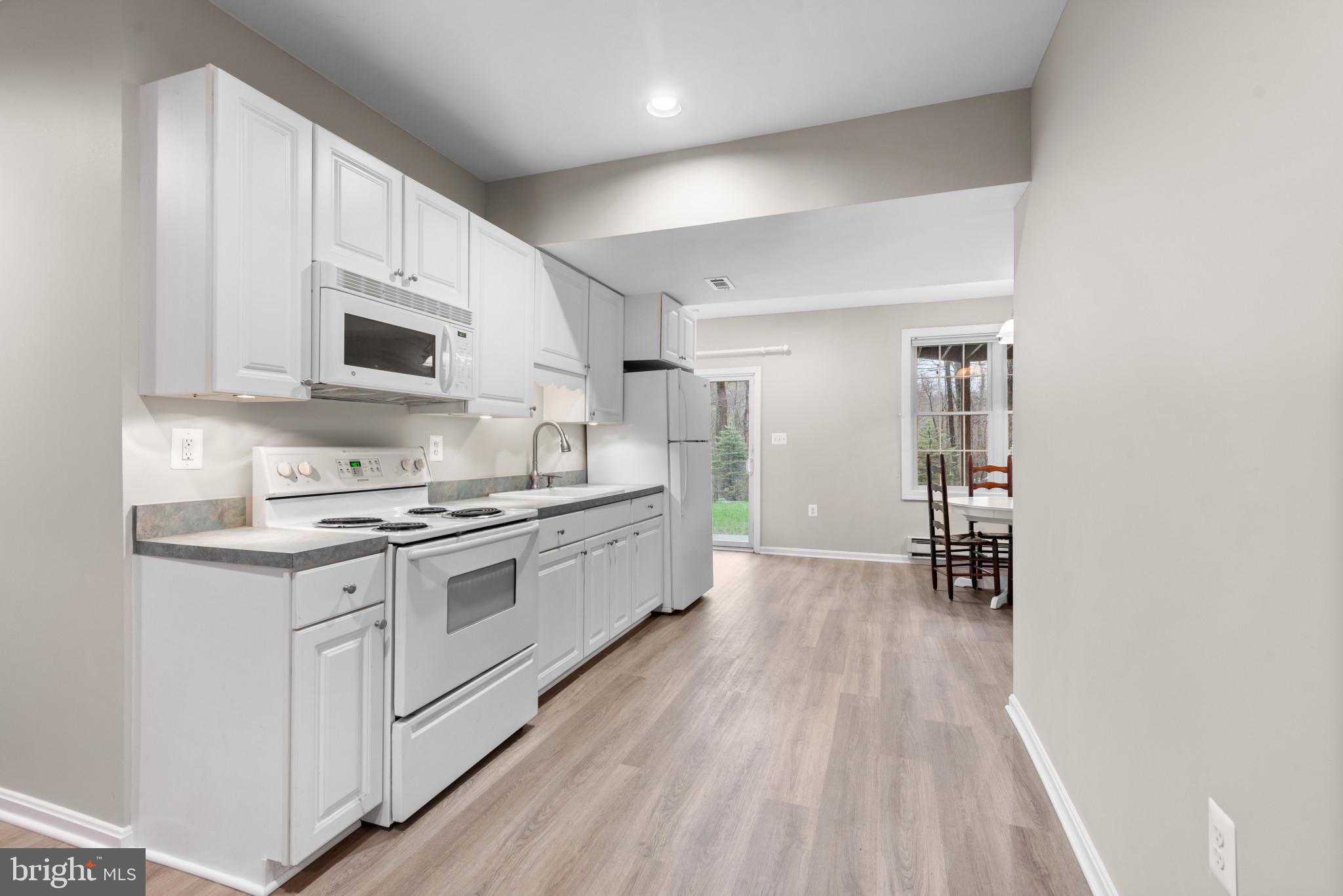 MEADOWOOD - Residential