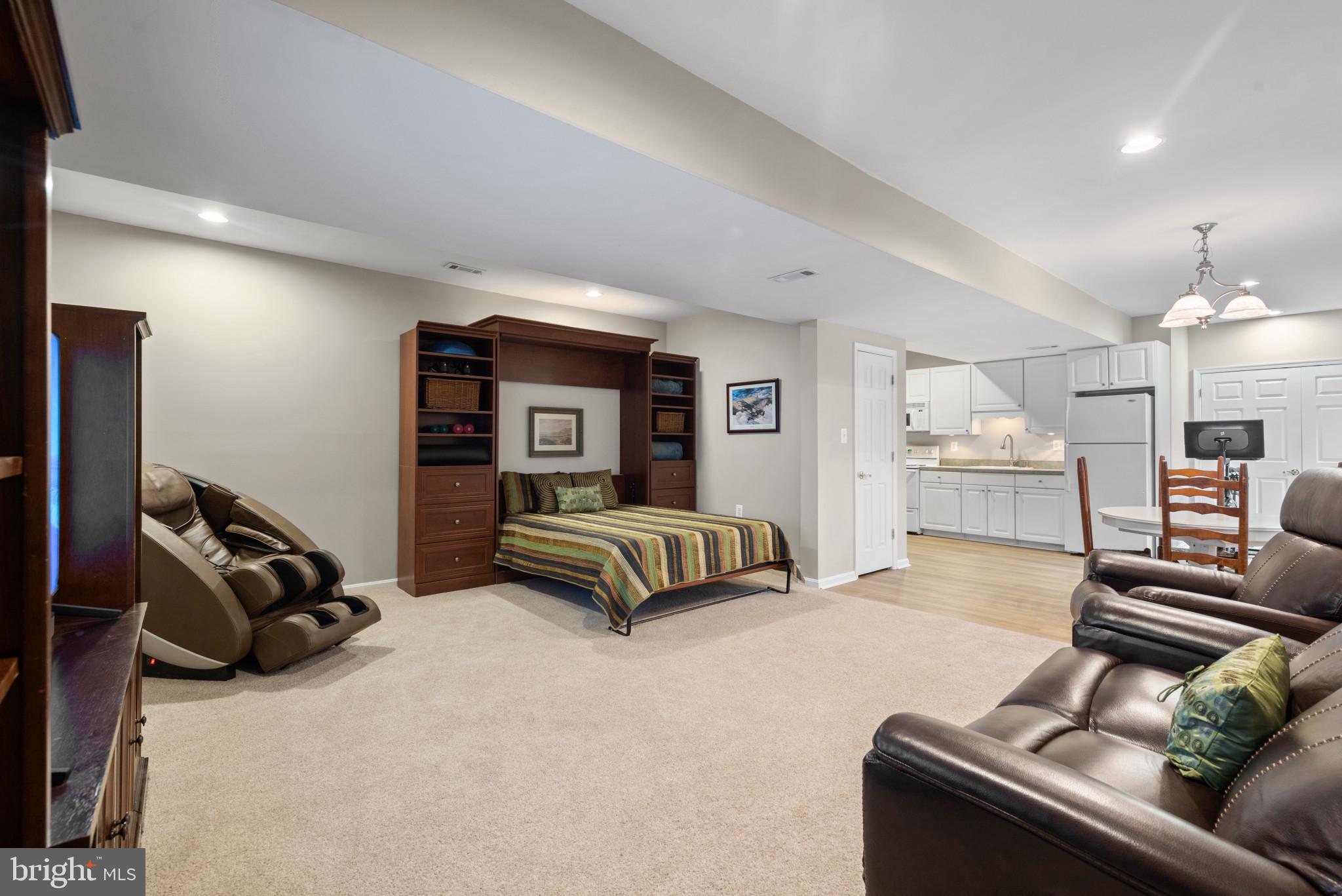 MEADOWOOD - Residential