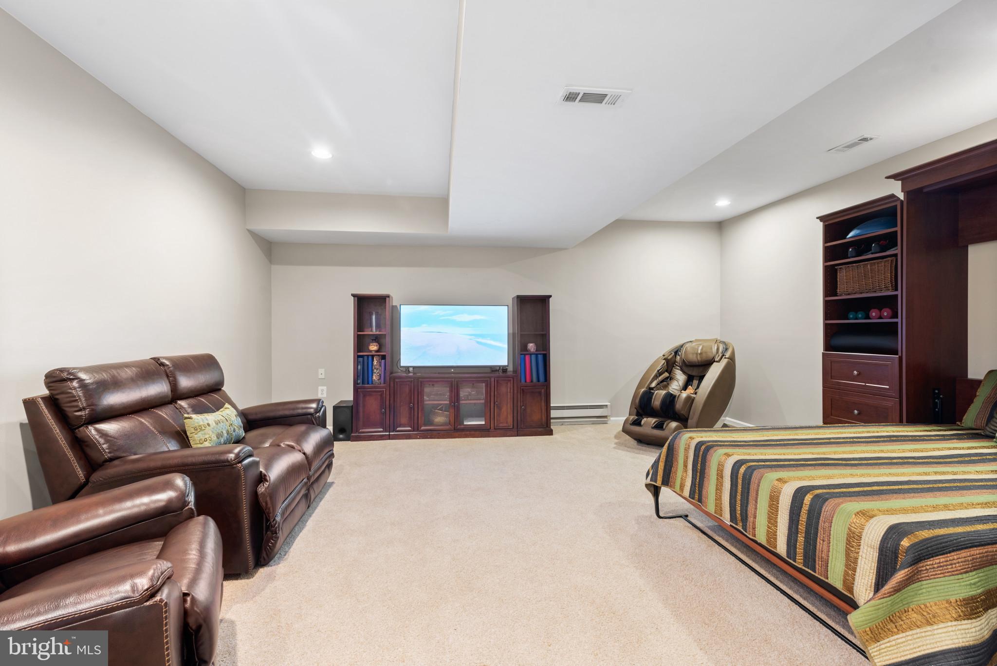 MEADOWOOD - Residential