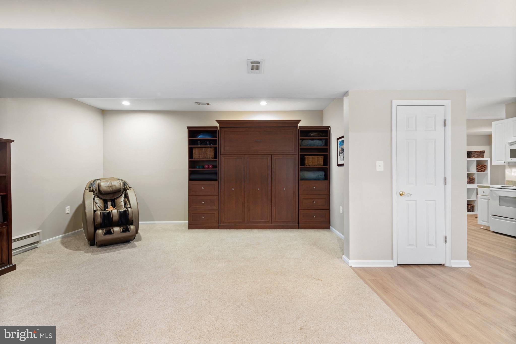 MEADOWOOD - Residential