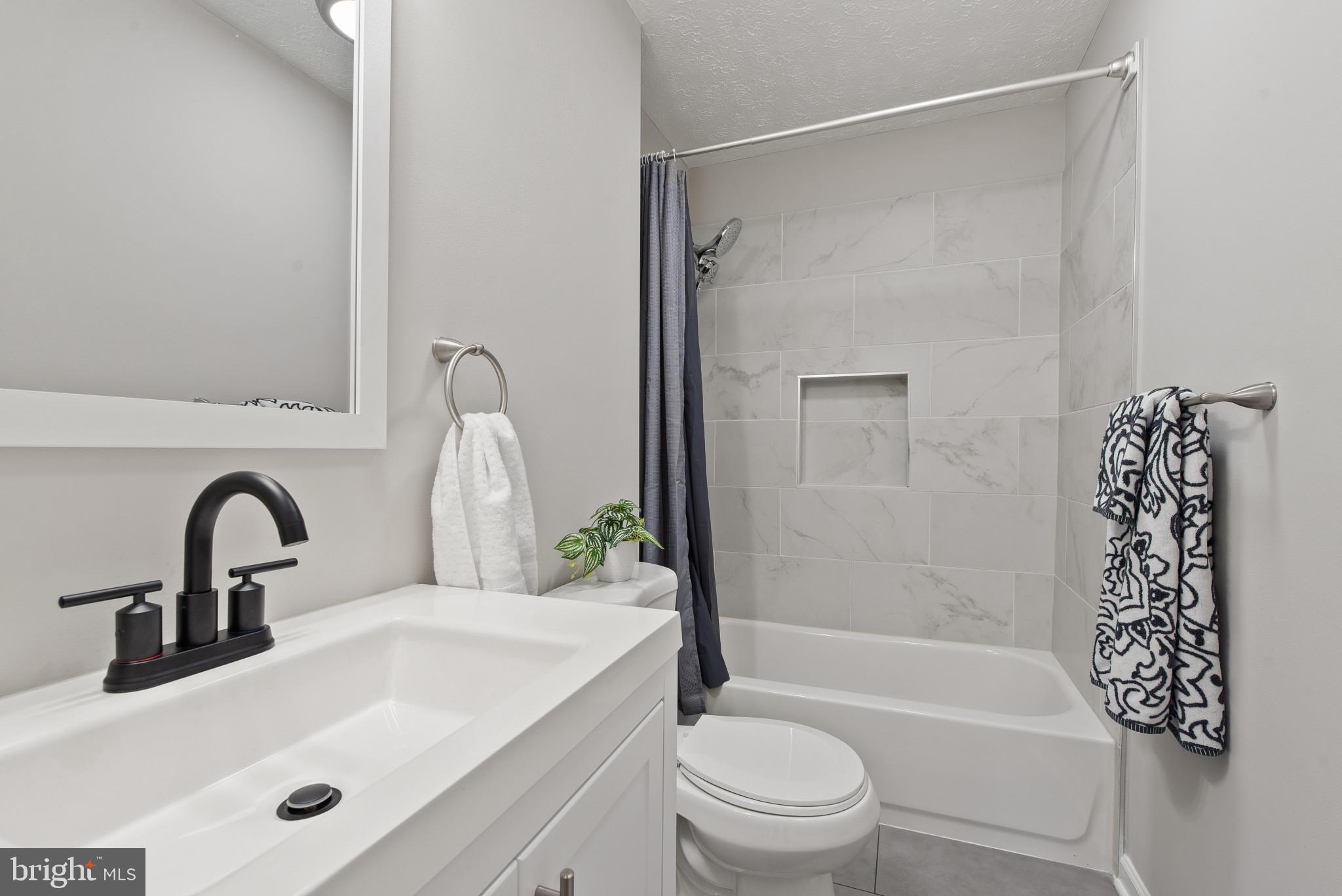 SUMMER WOODS - Residential