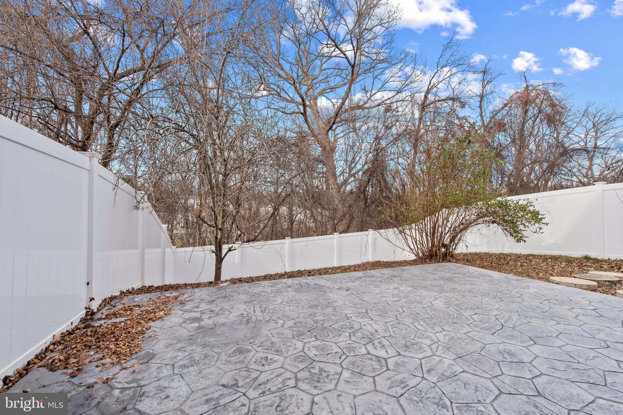 SUMMER WOODS - Residential