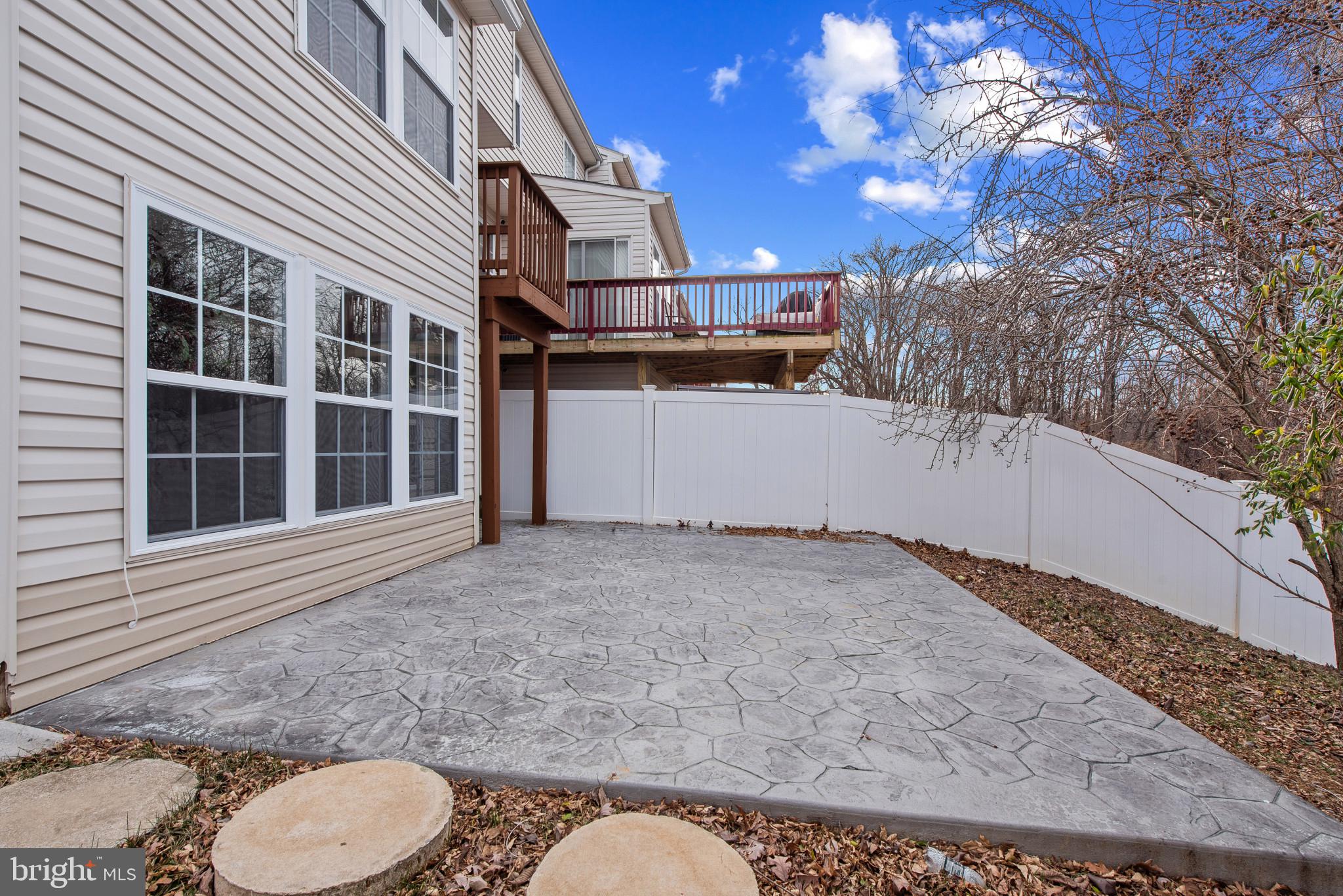 SUMMER WOODS - Residential