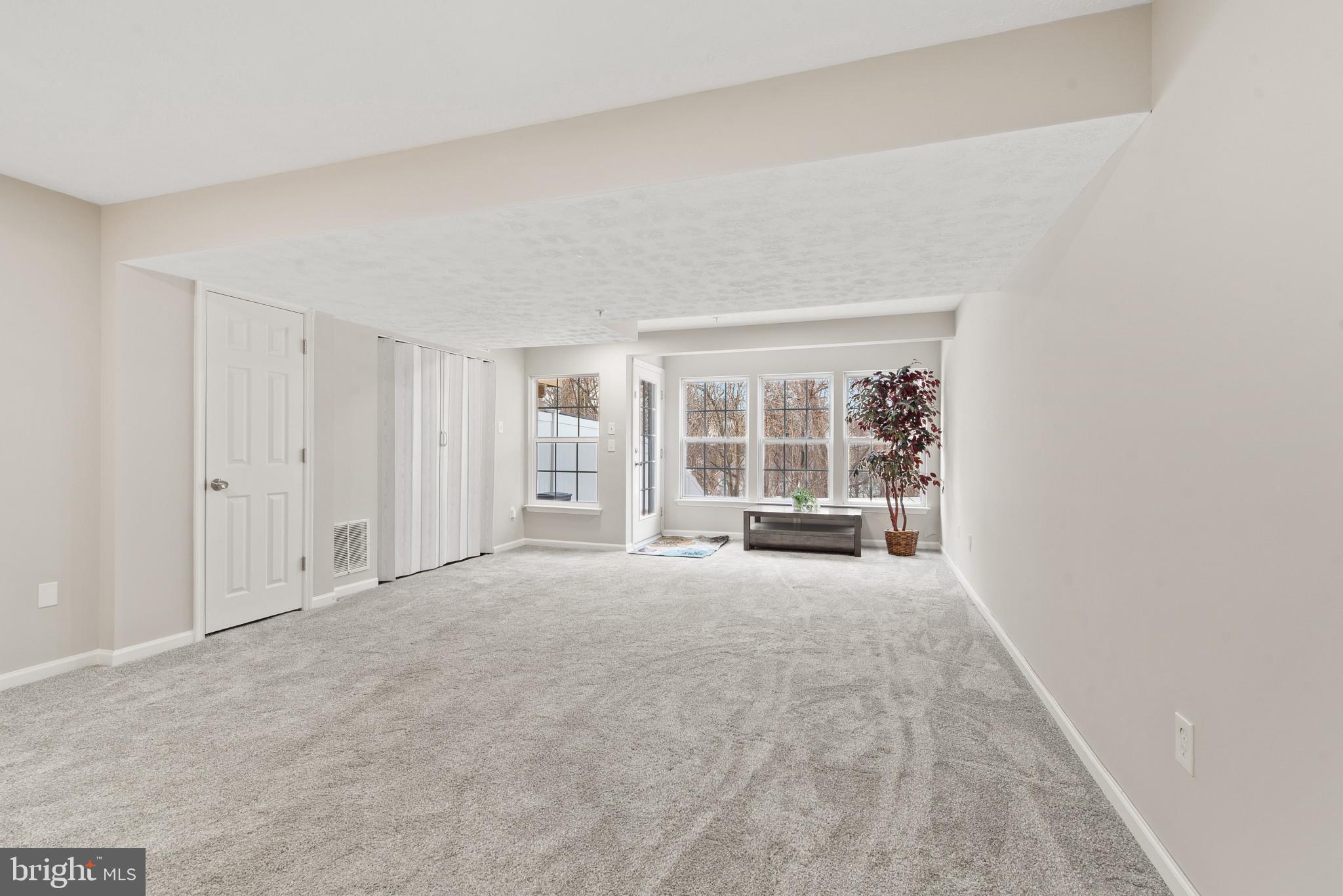 SUMMER WOODS - Residential