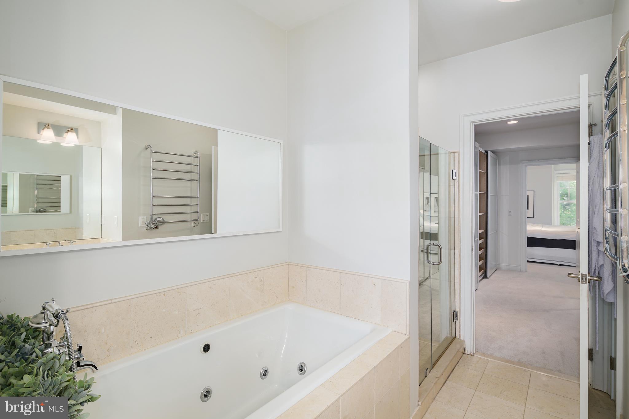 SOCIETY HILL - Residential