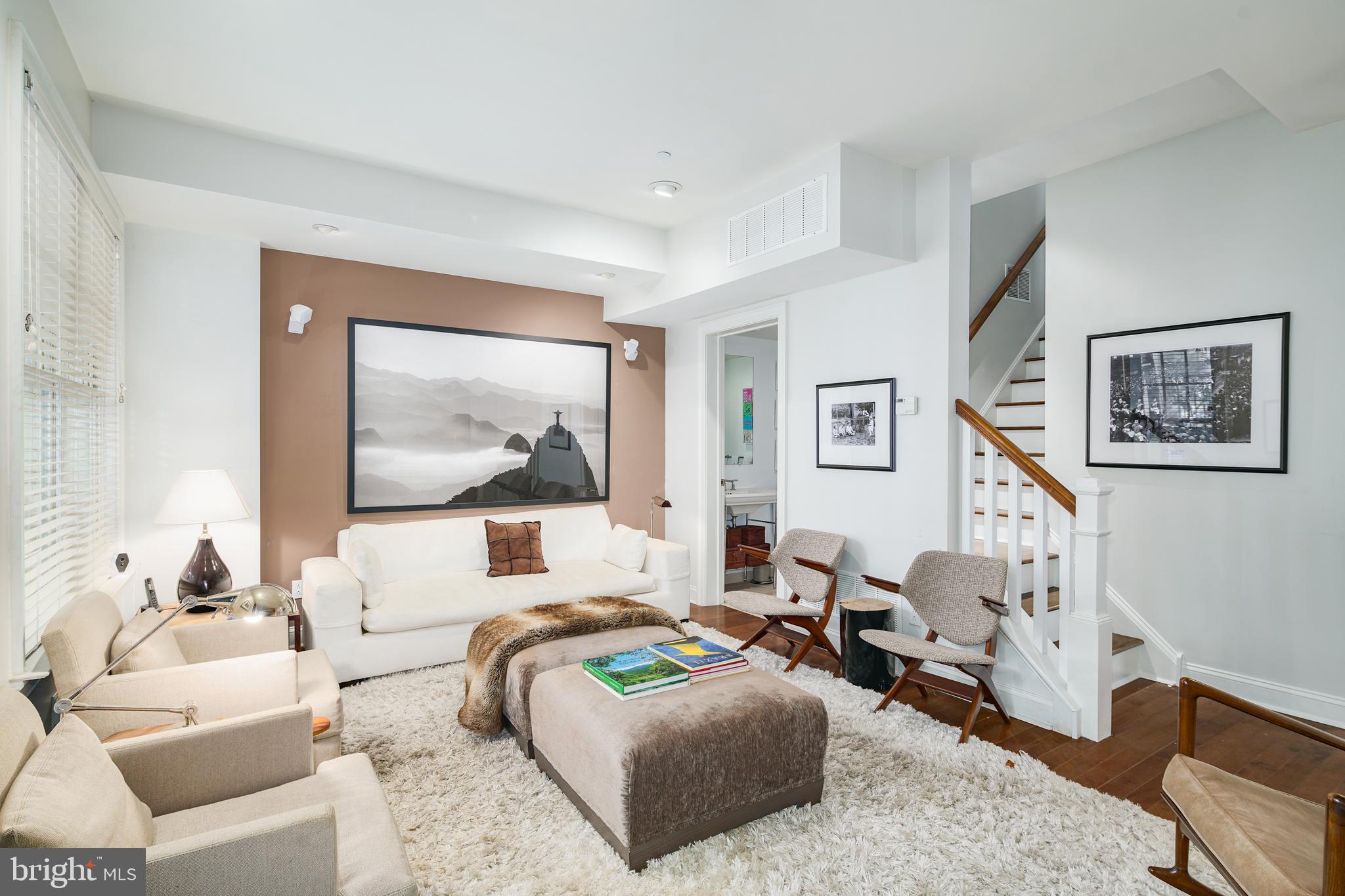 SOCIETY HILL - Residential