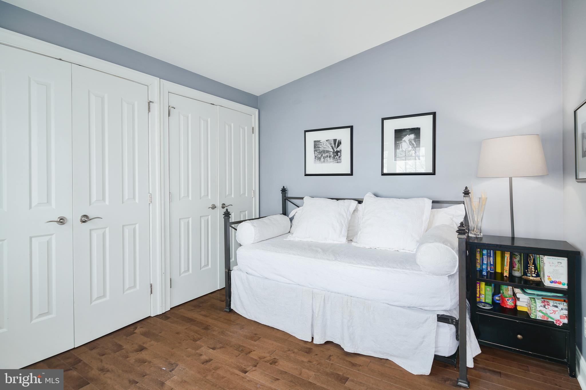 SOCIETY HILL - Residential