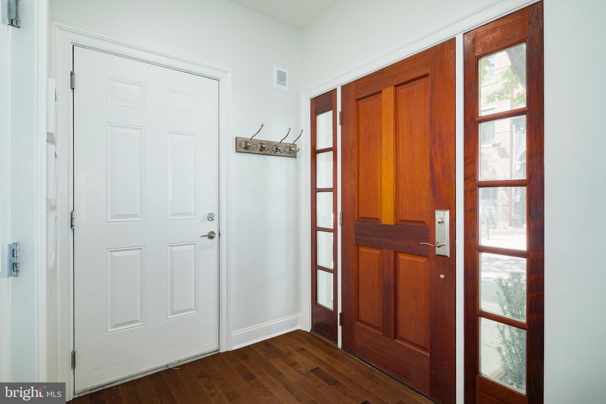 SOCIETY HILL - Residential