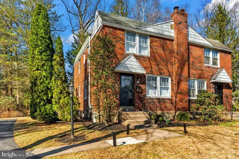 402 Country Lane, Narberth, PA 19072 - MLS#: PAMC2133164