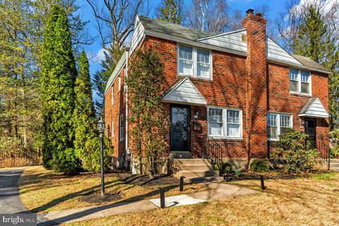 402 COUNTRY LANE NARBERTH PA 19072