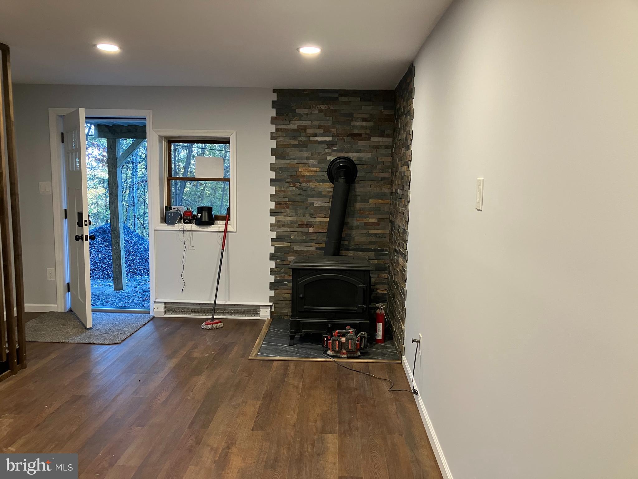 SAW CREEK ESTATES - Residential